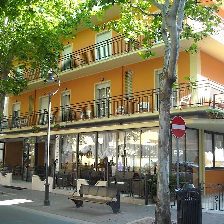 Albergo Santo Stefano Беллария-Иджеа-Марина Экстерьер фото